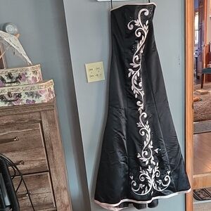 Jessica McClintock Black and White Strapless Prom Dress